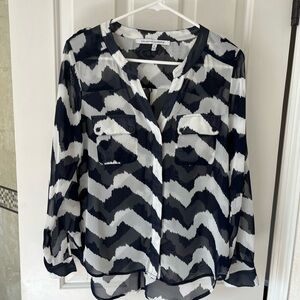 Collective Concepts Navy and White Sheer Chevron Button Down Shirt size small